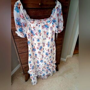 Brand new, never been worn Abercrombie Smocked Puff Sleeve Floral Midi Dress